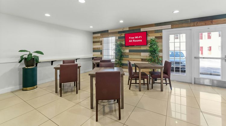Red Roof Inn & Suites Wilson Restaurant