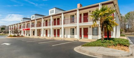 Red Roof Inn & Suites Wilson Exterior