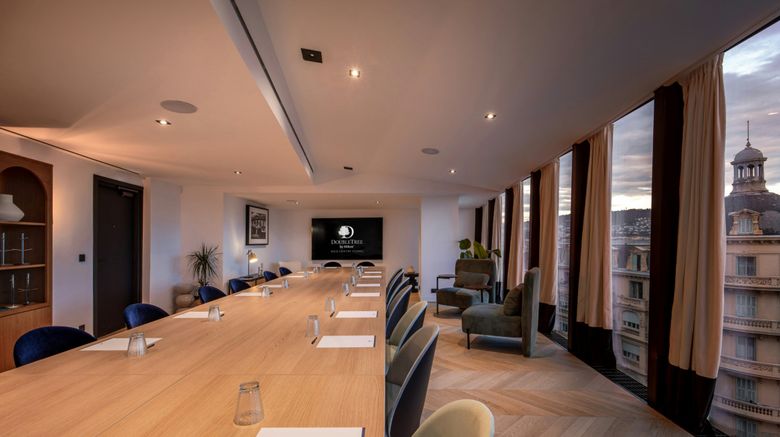 <b>DoubleTree Nice Centre France Meeting</b>. Images powered by <a href="https://www.leonardoworldwide.com/" title="Leonardo Worldwide" target="_blank">Leonardo</a>.