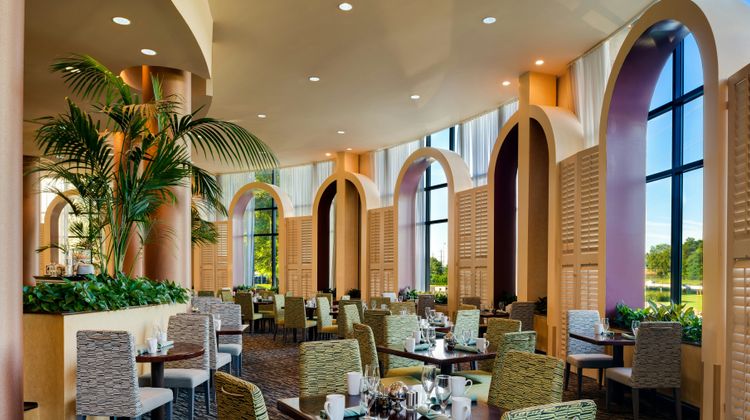 DoubleTree by Hilton Washington Dulles Restaurant