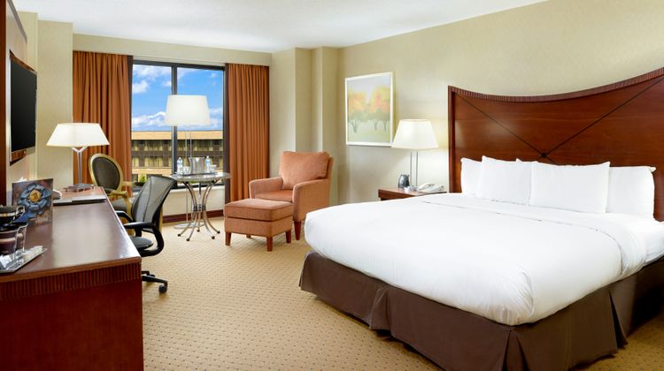 DoubleTree by Hilton Washington Dulles Room