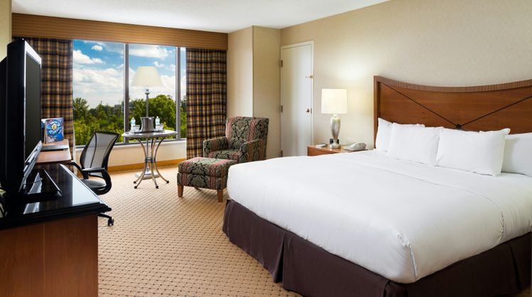 DoubleTree by Hilton Washington Dulles Room