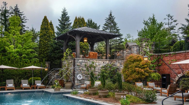 <b>Old Edwards Inn & Spa Pool</b>. Images powered by <a href="https://www.leonardoworldwide.com/" title="Leonardo Worldwide" target="_blank">Leonardo</a>.