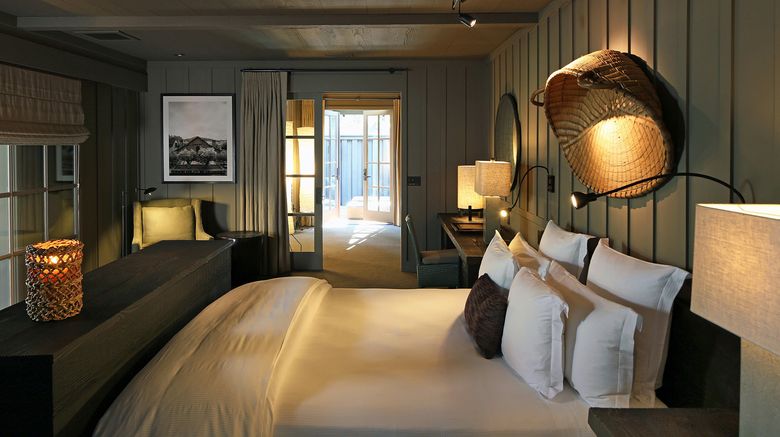 <b>Meadowood Resort Napa Valley Room</b>. Images powered by <a href="https://www.leonardoworldwide.com/" title="Leonardo Worldwide" target="_blank">Leonardo</a>.