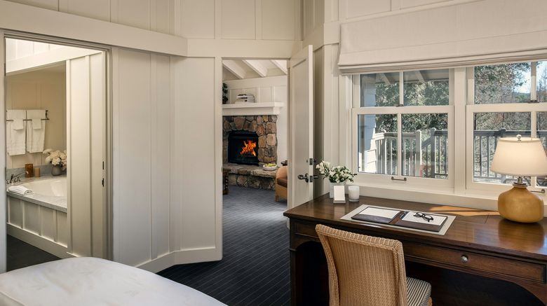 <b>Meadowood Resort Napa Valley Suite</b>. Images powered by <a href="https://www.leonardoworldwide.com/" title="Leonardo Worldwide" target="_blank">Leonardo</a>.