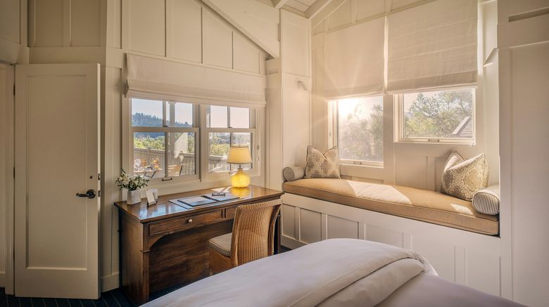 <b>Meadowood Resort Napa Valley Suite</b>. Images powered by <a href="https://www.leonardoworldwide.com/" title="Leonardo Worldwide" target="_blank">Leonardo</a>.