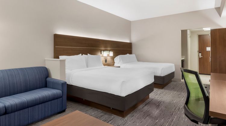 Holiday Inn Express Spring Hill Suite