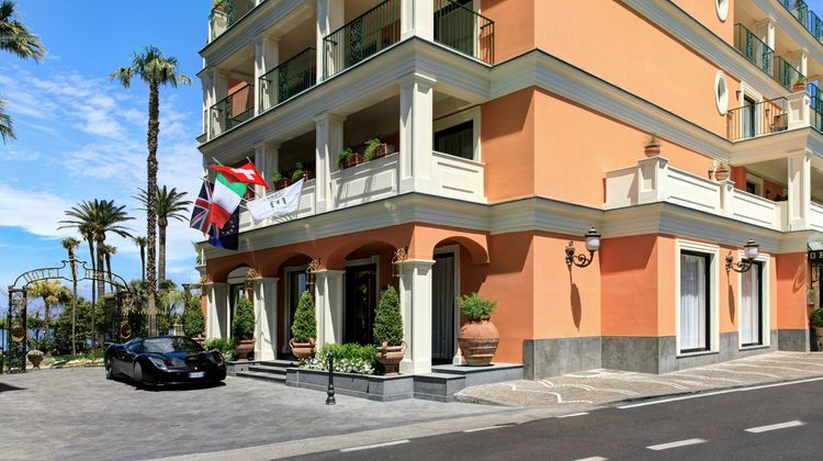 Grand Hotel Royal Exterior
