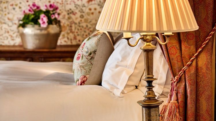 Ockenden Manor Hotel Suite