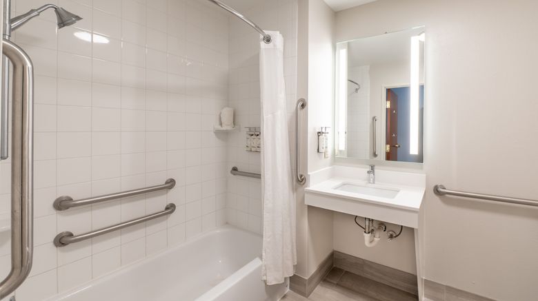<b>Holiday Inn Express Hotel & Suites Room</b>. Images powered by <a href="https://www.leonardoworldwide.com/" title="Leonardo Worldwide" target="_blank">Leonardo</a>.