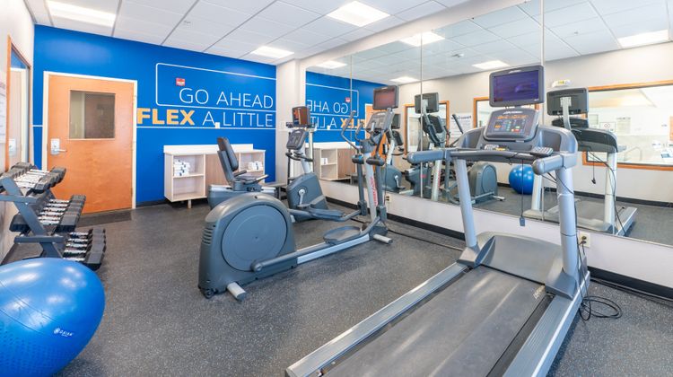 Holiday Inn Express Hotel & Suites Health Club