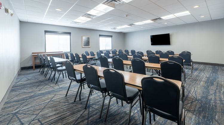 Holiday Inn Express Hotel & Suites Meeting