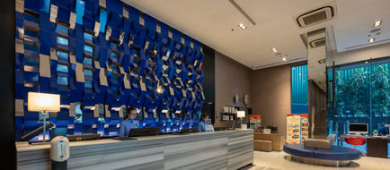 Holiday Inn Express Siam Exterior