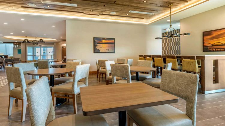 Holiday Inn Express Bettendorf Davenport Restaurant