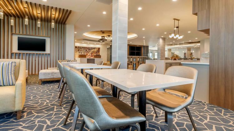 Holiday Inn Express Bettendorf Davenport Restaurant