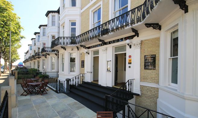 Andover House Hotel Exterior