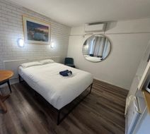 Mayfield Motel Room