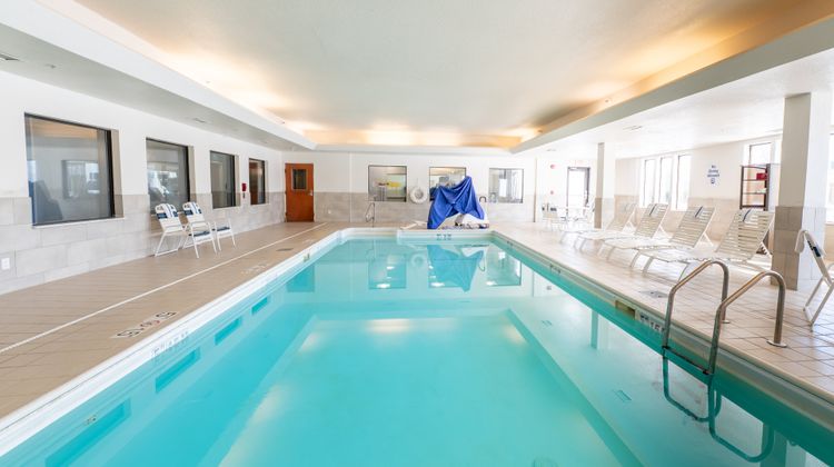 Holiday Inn Express Hotel & Suites Pool