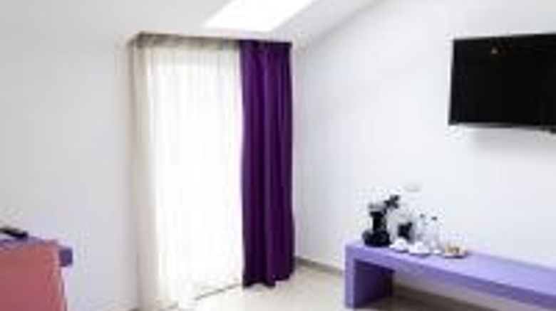 <b>Hotel Design Christina Room</b>. Images powered by <a href="https://www.leonardoworldwide.com/" title="Leonardo Worldwide" target="_blank">Leonardo</a>.