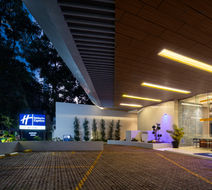 Holiday Inn Express Bandung Braga Exterior