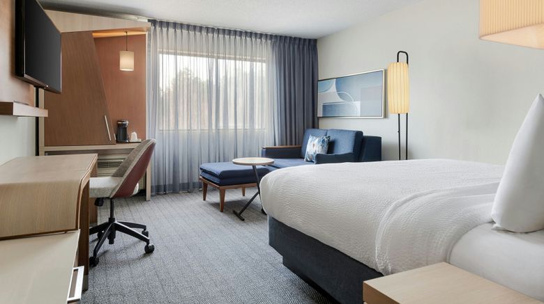 <b>Courtyard Atlanta Suwanee Room</b>. Images powered by <a href="https://www.leonardoworldwide.com/" title="Leonardo Worldwide" target="_blank">Leonardo</a>.