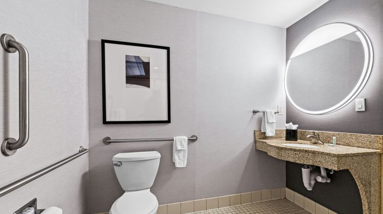 Courtyard by Marriott Clarksville Room