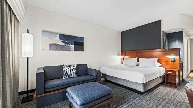 Courtyard by Marriott Clarksville Room