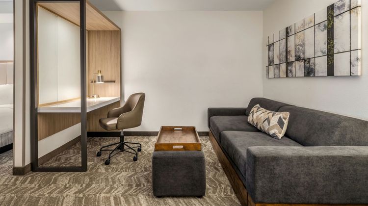 SpringHill Suites Fresno Room