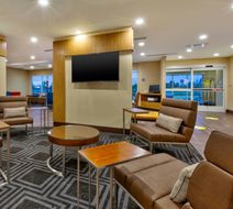 TownePlace Suites Airport Southeast Lobby