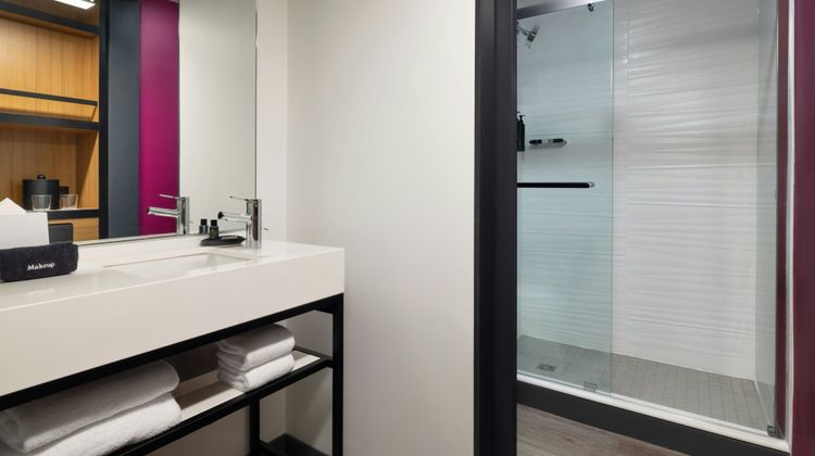 aloft Houston by the Galleria Room