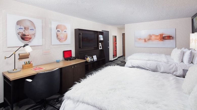 <b>Saint Kate-The Arts Hotel Room</b>. Images powered by <a href="https://www.leonardoworldwide.com/" title="Leonardo Worldwide" target="_blank">Leonardo</a>.