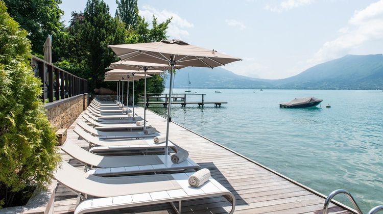 Yoann Conte - Au Bord du Lac Exterior