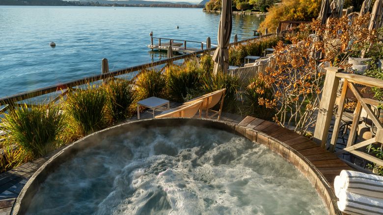 <b>Yoann Conte - Au Bord du Lac Spa</b>. Images powered by <a href="https://www.leonardoworldwide.com/" title="Leonardo Worldwide" target="_blank">Leonardo</a>.