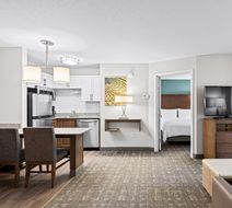 Staybridge Suites Calgary Airport Room