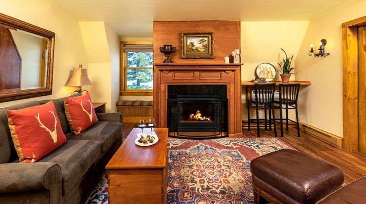 Mirror Lake Inn Resort & Spa Suite