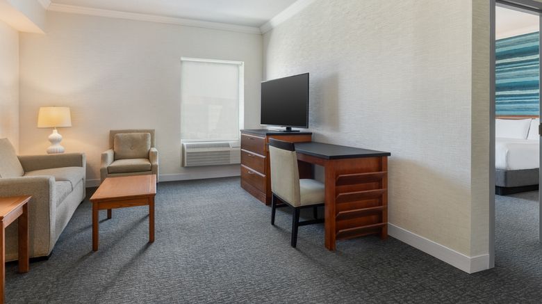 <b>Niagara Fallsview Hotel Room</b>. Images powered by <a href="https://www.leonardoworldwide.com/" title="Leonardo Worldwide" target="_blank">Leonardo</a>.