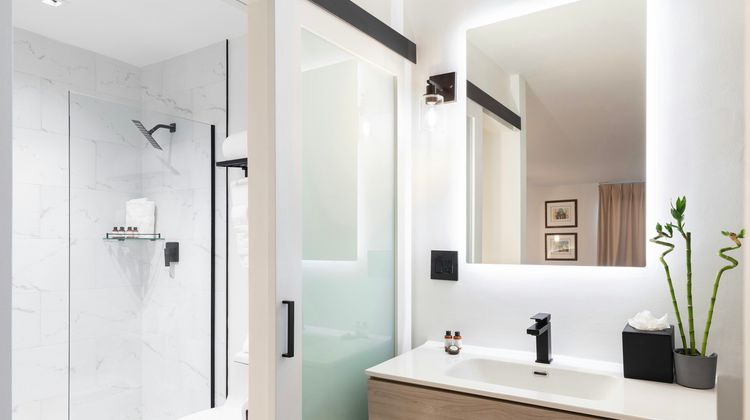 Vietta Hotel Room