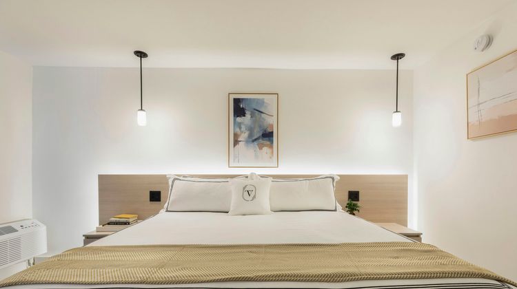 Vietta Hotel Room