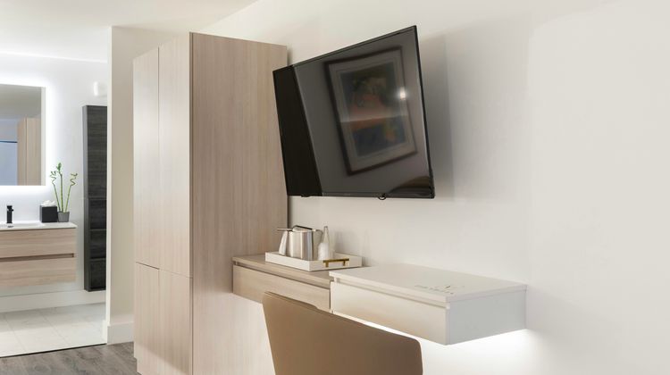 Vietta Hotel Room