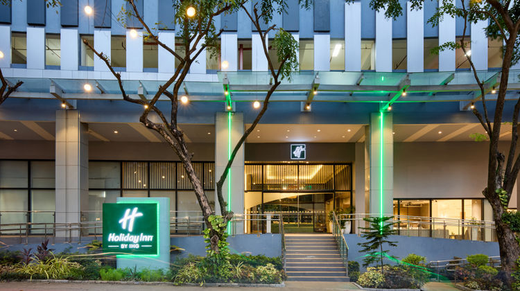 Holiday Inn Cebu City Exterior