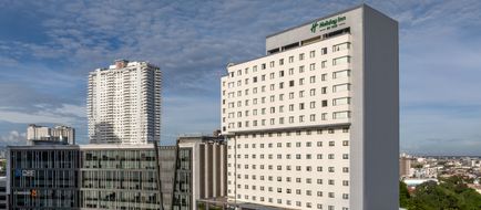 Holiday Inn Cebu City Exterior