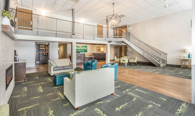 EverSpring Inn & Suites Lobby