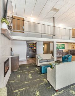 EverSpring Inn & Suites