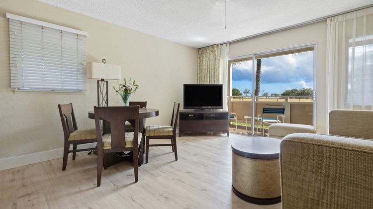 Plantation Hale Suites Room