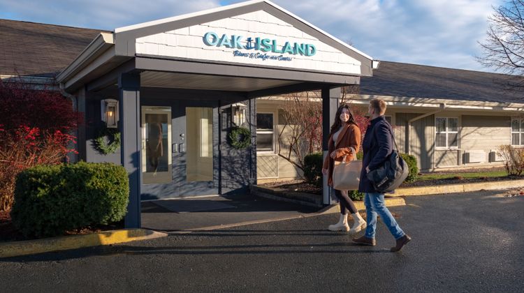 Oak Island Resort & Conference Centre Exterior