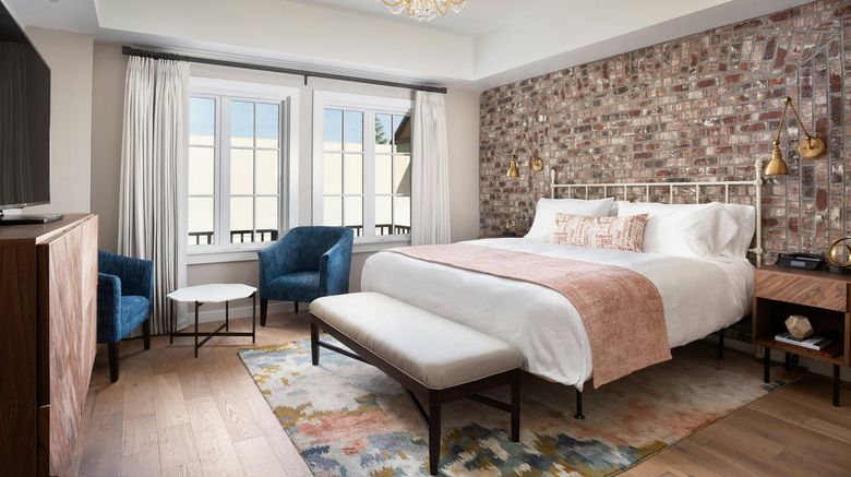<b>Paso Robles Inn Suite</b>. Images powered by <a href="https://www.leonardoworldwide.com/" title="Leonardo Worldwide" target="_blank">Leonardo</a>.