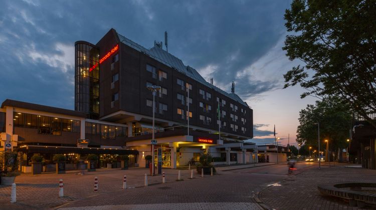 Leonardo Hotel Lelystad City Centre Exterior