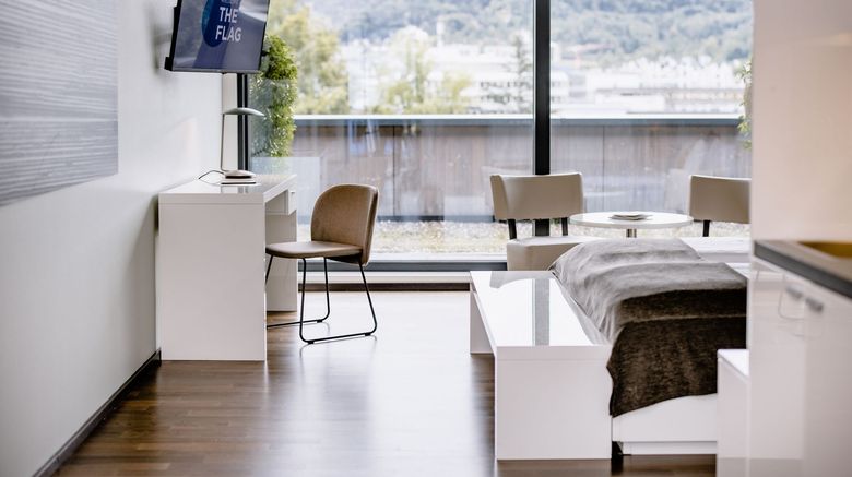 <b>The Flag Zurich Room</b>. Images powered by <a href="https://www.leonardoworldwide.com/" title="Leonardo Worldwide" target="_blank">Leonardo</a>.