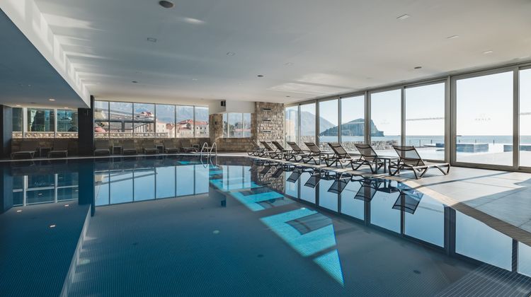Avala Resort & Villas Pool