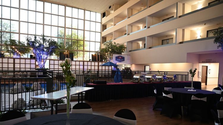 Atrium Hotel & Suites DFW Airport South Exterior